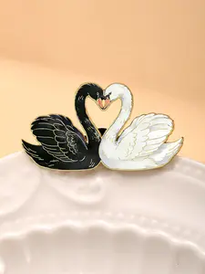 Swan Lover Enamel Brooch Pin Valentine fashion Decorative Brooches Ornaments Lapel Bag Badges Jewelry Gifts Hearts