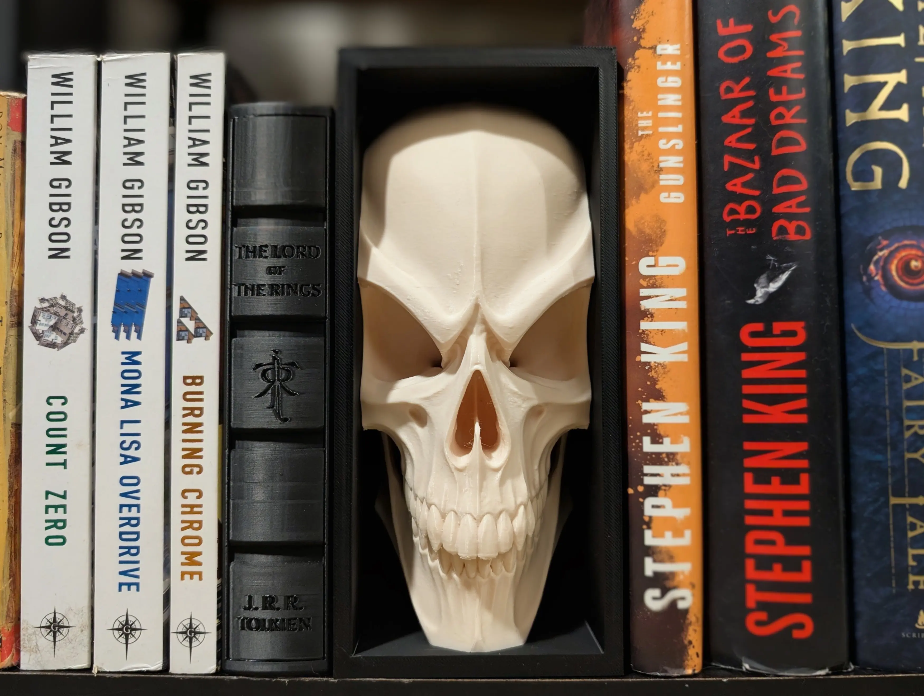 Skull Bookend - Unique Design for Book Organization and Decorative Storage