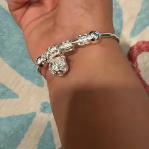 Bangle Bracelets for Women, 925 Sterling Silver Elegant Cuff with a Lace Pattern, Movable Fidget Beads and Bell Charm for Anxiety Relief