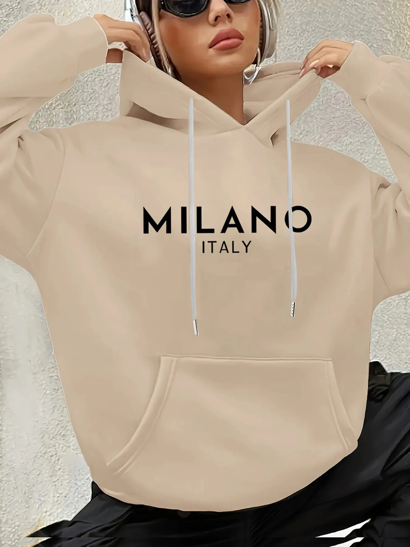 Women's Casual Graphic Long Sleeve Hoodie with Drawstring Pockets, Loose-Fitting Milano Letter Print Sweatshirt for All Seasons