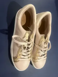 Universal Thread Women's Rose Gold Beige Sneakers - 11