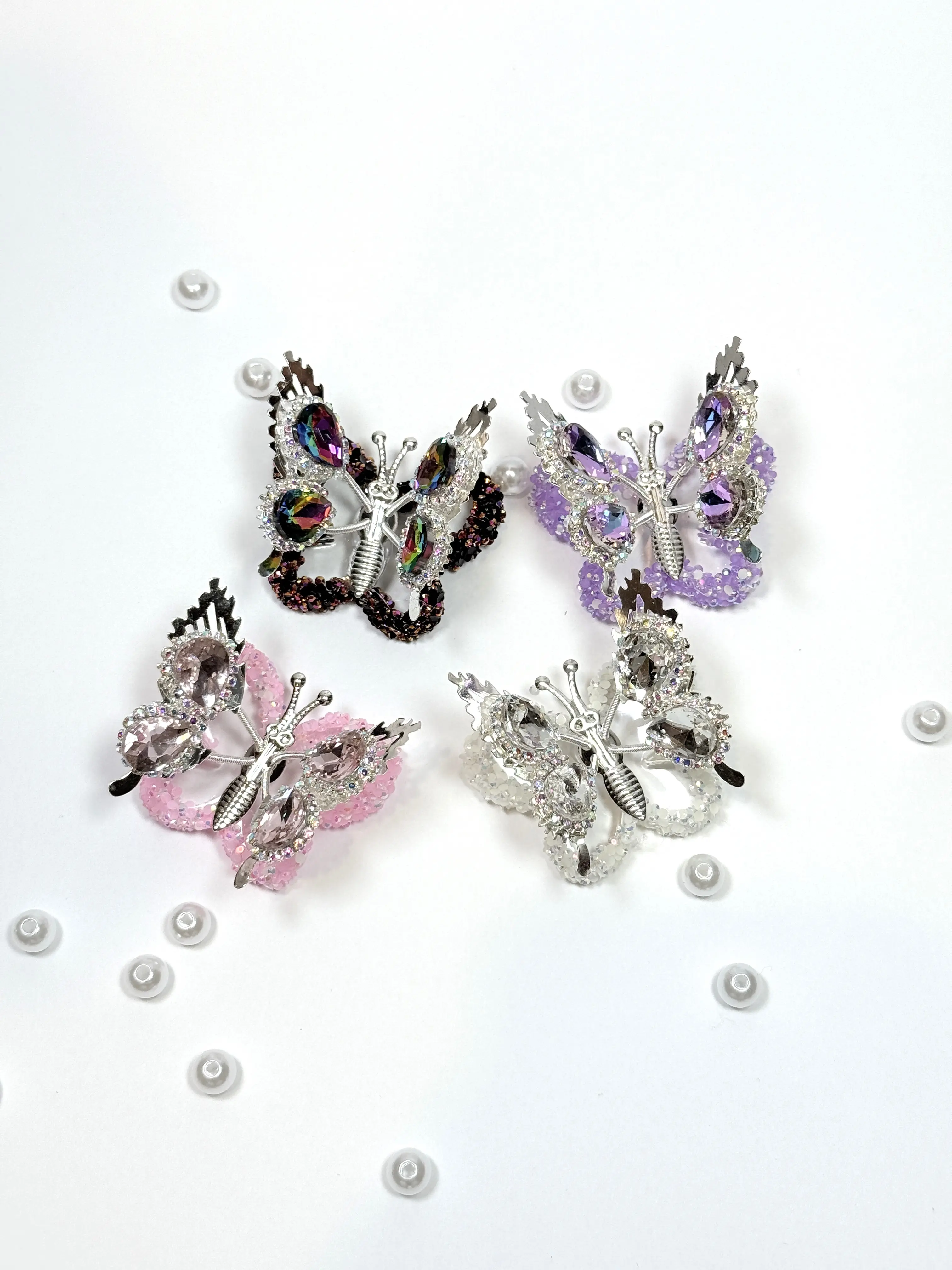 Metal Movable Butterfly DIY Crystal Pendant Beading Material for Jewelry Making Adding Dynamic and Delicate Charm DIY Diamond bead  shop phone charm silicone pick charm bead pen sale