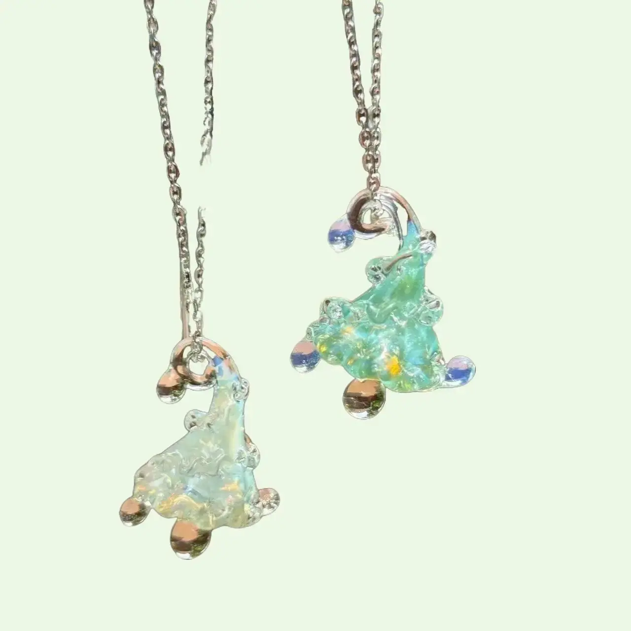 Hand-Blown Glass Mushroom Necklace – Whimsical Forest-Inspired Jewelry for Nature Lovers