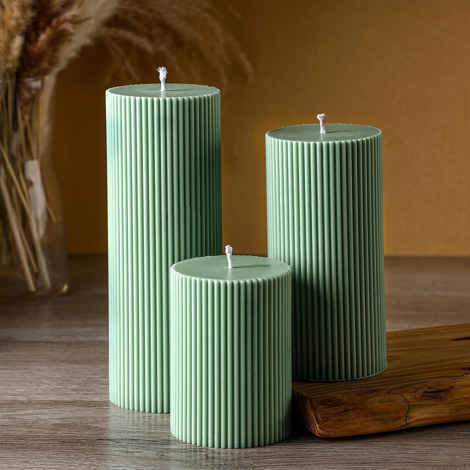Set of 3 green ribbed pillar candles, widths 5 cm, heights 5 cm, 7.5 cm, 10 cm, large soy wax beeswax, pillar candles, aesthetic ribbed design, suitable for modern home decor in bathroom and living room, ambient lighting,wick wisdom candles