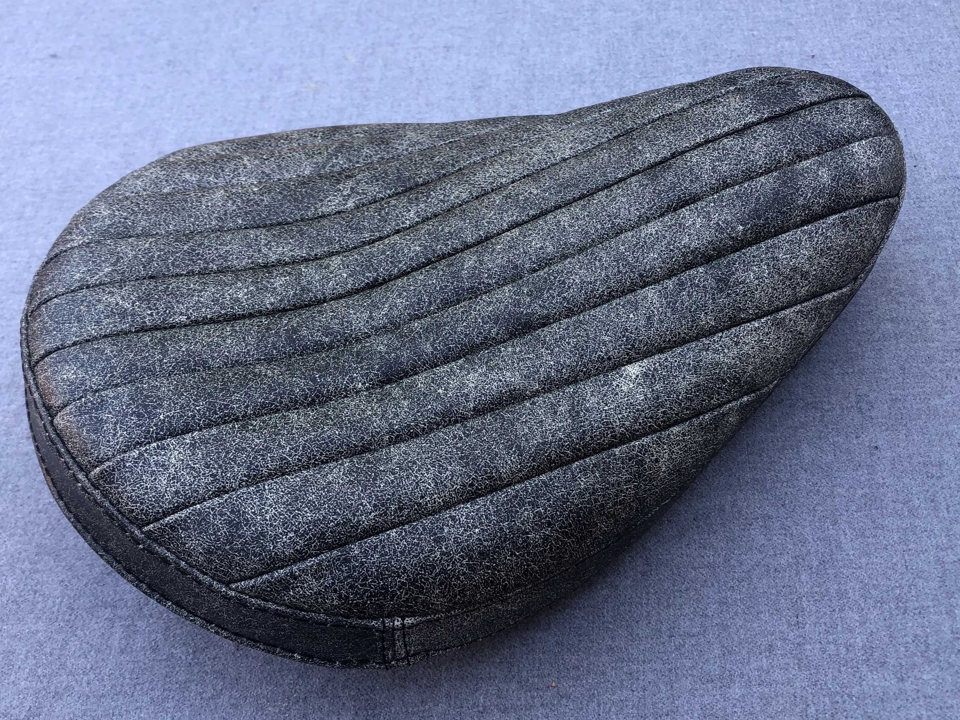 Bates Style Real Distressed Leather Seat Harley Chopper Bobber Triumph Knucklehead Vintage universal solo seat