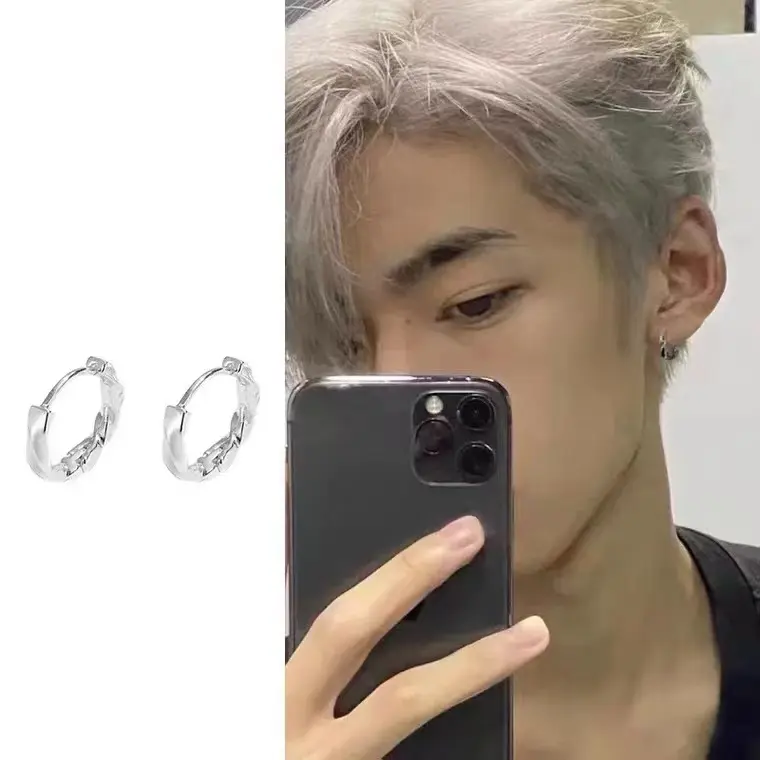 C347 Mobius Ear Buckle Silver