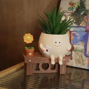 Cute Smiley Face Resin Garden Planter, Unique Head Home Decor Pot for String of Pearls & Succulents, Funny Flower Pot for Indoor Outdoor Plants, Mother’s Day Gift Idea, Home Decor Pots
