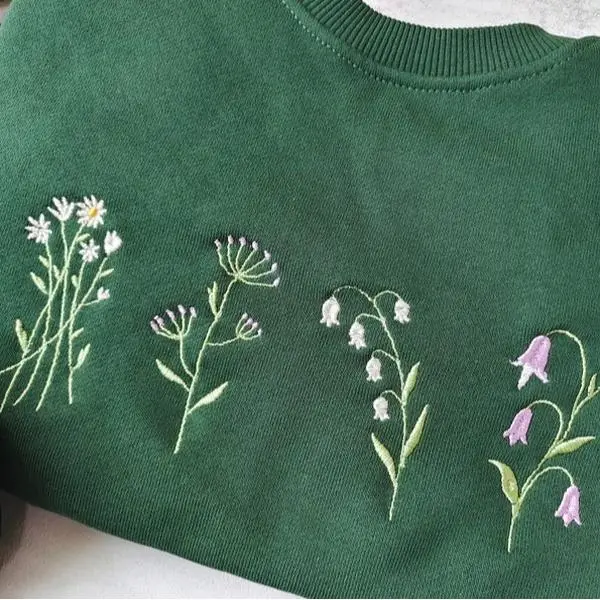 Cute Wildflowers embroidered crewneck-Dark green daisy sweatshirt-Floral embroidered sweatshirt-Gifts for her,Gifts for Mom