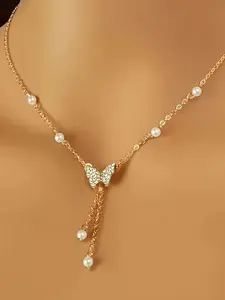 French Pearl Butterfly Necklace for Women, Luxurious Delicate Clavicle Chain, New Trendy High-End Fashion Accessory, Versatile Style