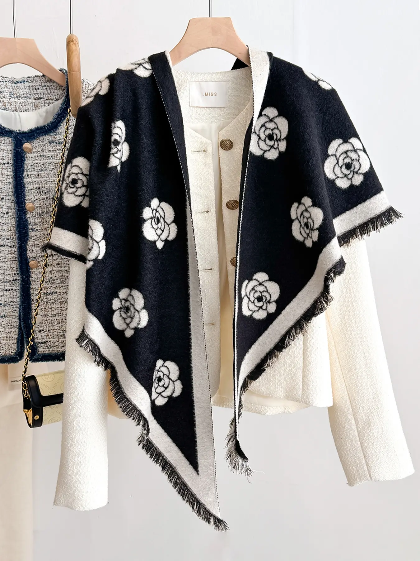Women's Full Body Floral Print Triangle Shawl, Fashionable Accessory for Outdoor Activities, Multi-Purpose Design, All Seasons Style