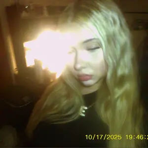 Product Review of FHD 1080P Digital Camera with SD Card, 16X Digital Zoom Camera, Portable Mini Camera for Teenagers Students Boys Girls, Point and Shoot Camera for Gifts, Tech Gadgets, Gift from e**