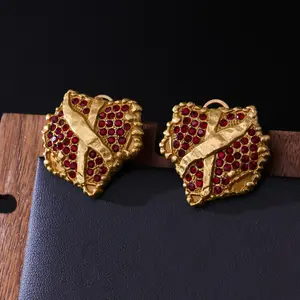 Middle Ages vintage retro twisted earrings, regal and luxurious antique-style earrings with high-end appeal, set with zircon stones.