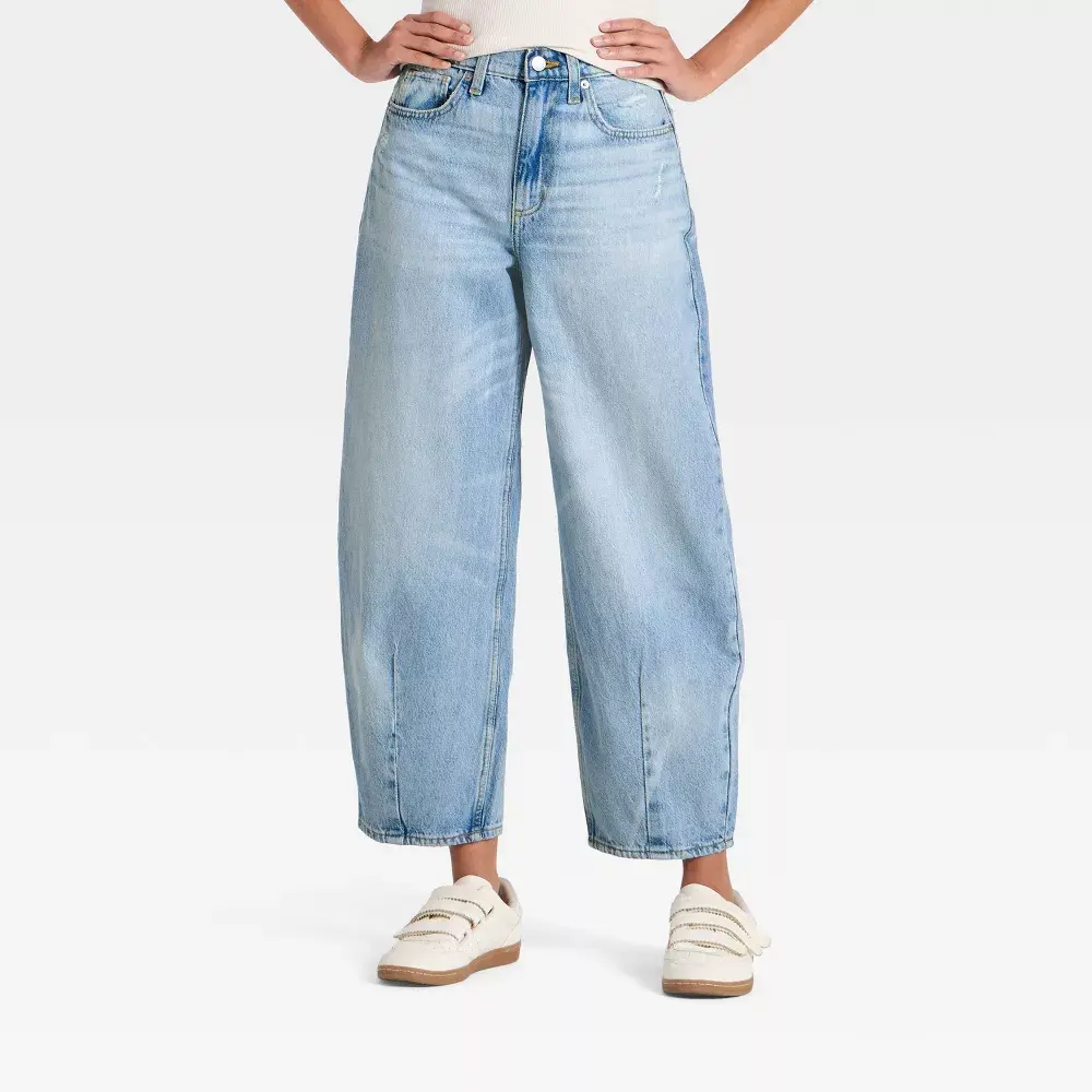 Women's High-Rise Easy Barrel Jeans - Universal Thread Light Wash 6