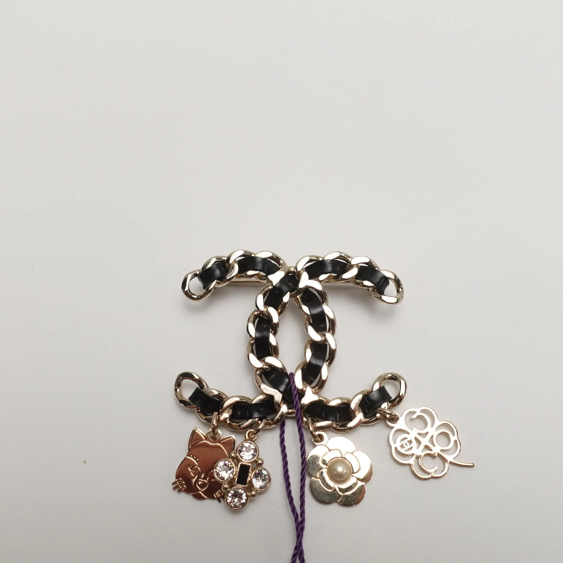 Pre-owned CHANEL Mixed Tone CC Charm Brooch T10432499