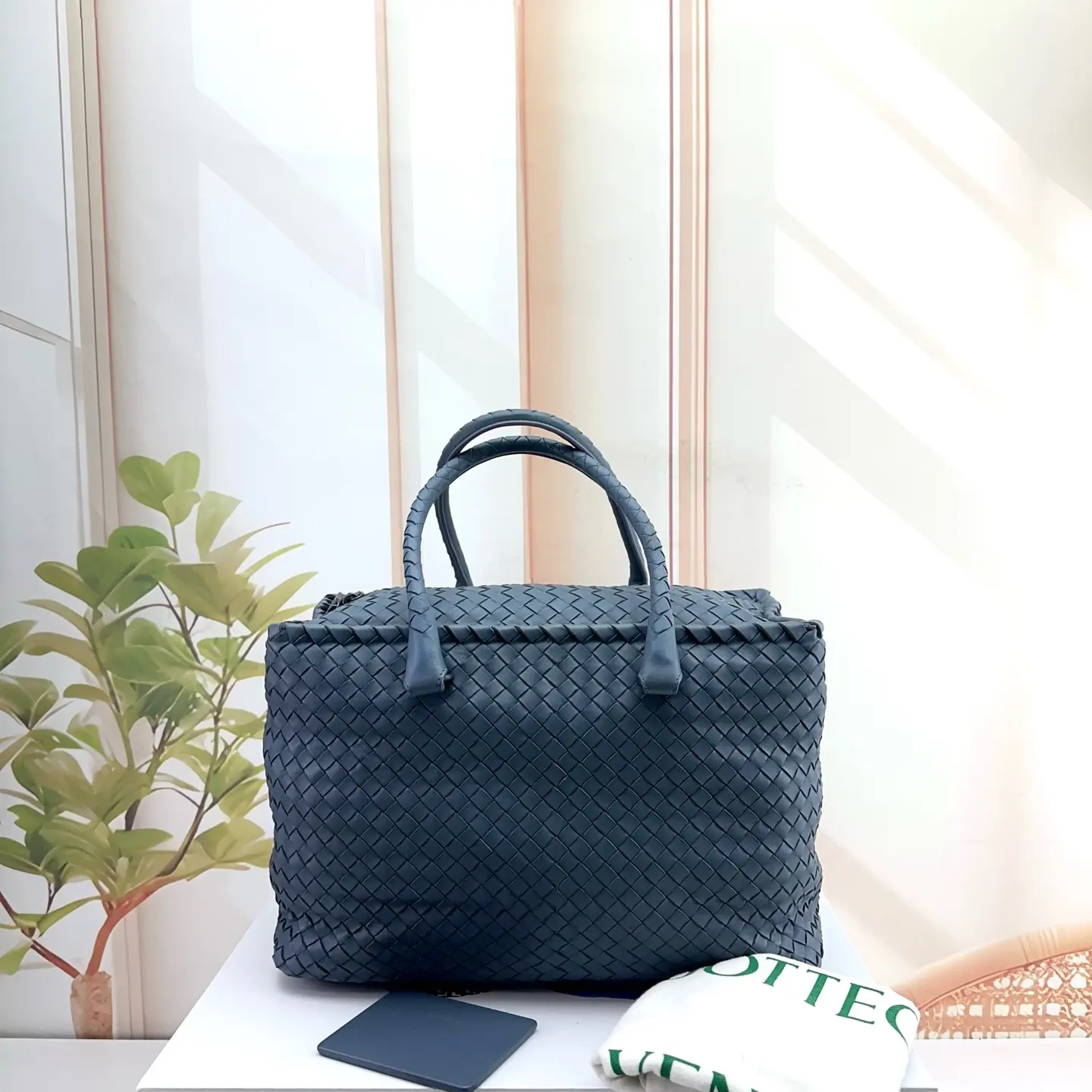 Pre-owned Bottega Veneta Leather Shoulder Bags 7.8'' R1299 Shoulder Bag C537356996 0508 T1 Qiqi