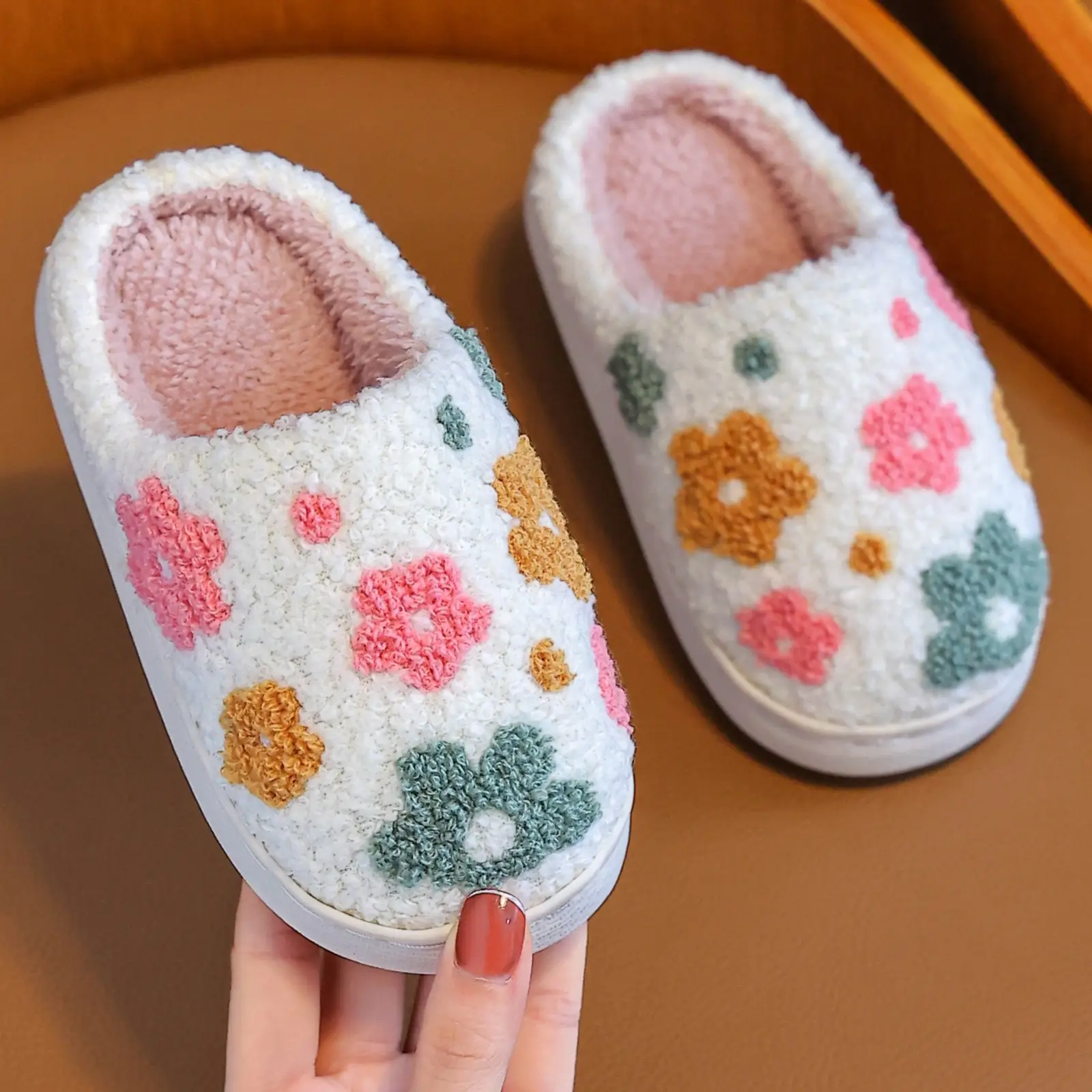 Girls' slippers, autumn and winter, children, middle-aged children, big children, little girls, students, indoor homes, bedrooms, hairy slippers, floo