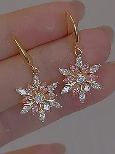 Snowflake Shaped Christmas Earrings, Rhinestone Accents, Elegant & Graceful Design, Cute Aesthetic, Perfect Gift for Her, Festive Accessory