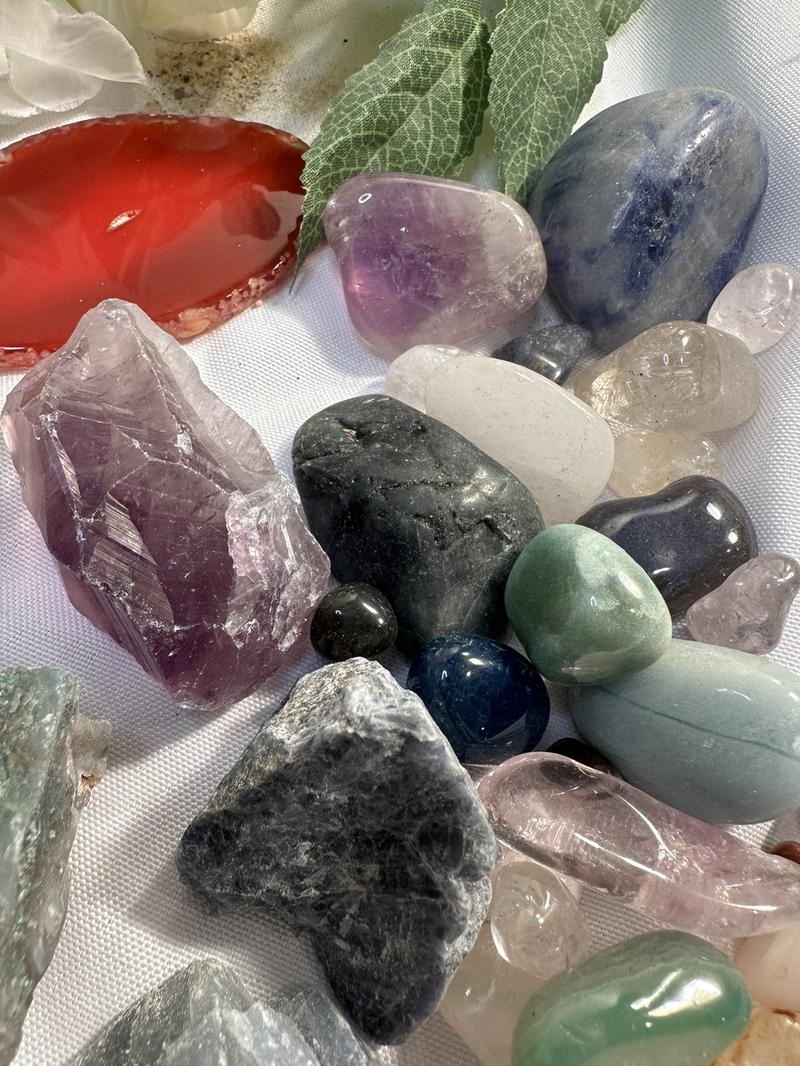 Wowzza Gallon Mining Bucket with Citrine, Amethyst, Muscovite, crazy lace agate and more home decor natural crystal