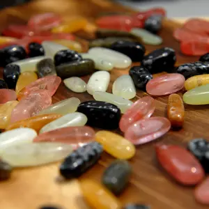 One box Random style color 20-30mm Natural Stone Beads - Amethyst, Indian Agate, Aventurine - Unique Shape Loose Spacer Beads for Jewelry Making DIY Handmade Bracelets Necklaces Accessories Supplies Perfect for Craft Enthusiasts and Gift Ideas