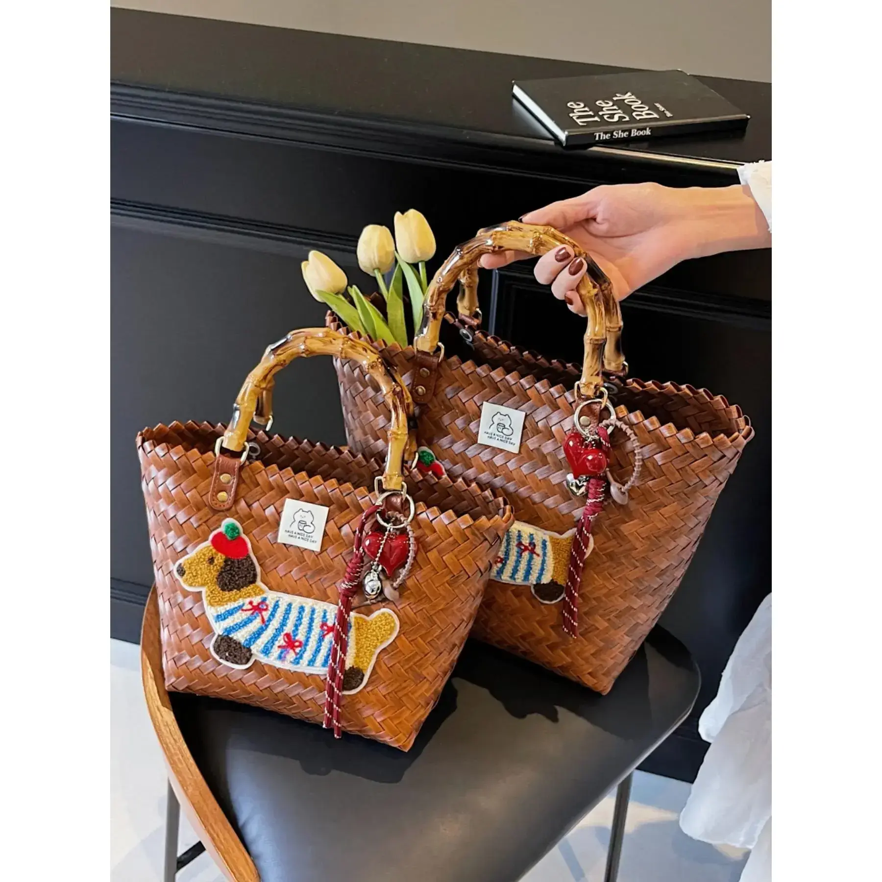 Women's Fashionable Woven Straw Colorblock Patchwork Handbag, Casual Versatile Durable Bag with Cute Heart Charm, Trendy High-quality Trendy Commuter Bag, Girl Fashionable Shopping Bag, Textured Stylish Handbag, Ladies Purse, Summer Handbag Women's Fashionable Woven Straw Colorblock Patchwork Handbag, Casual Versatile Durable Bag with Cute Heart Charm, Trendy High-quality Trendy Commuter Bag, Girl Fashionable Shopping Bag, Textured Stylish Handbag, Ladies Purse, Summer Handbag