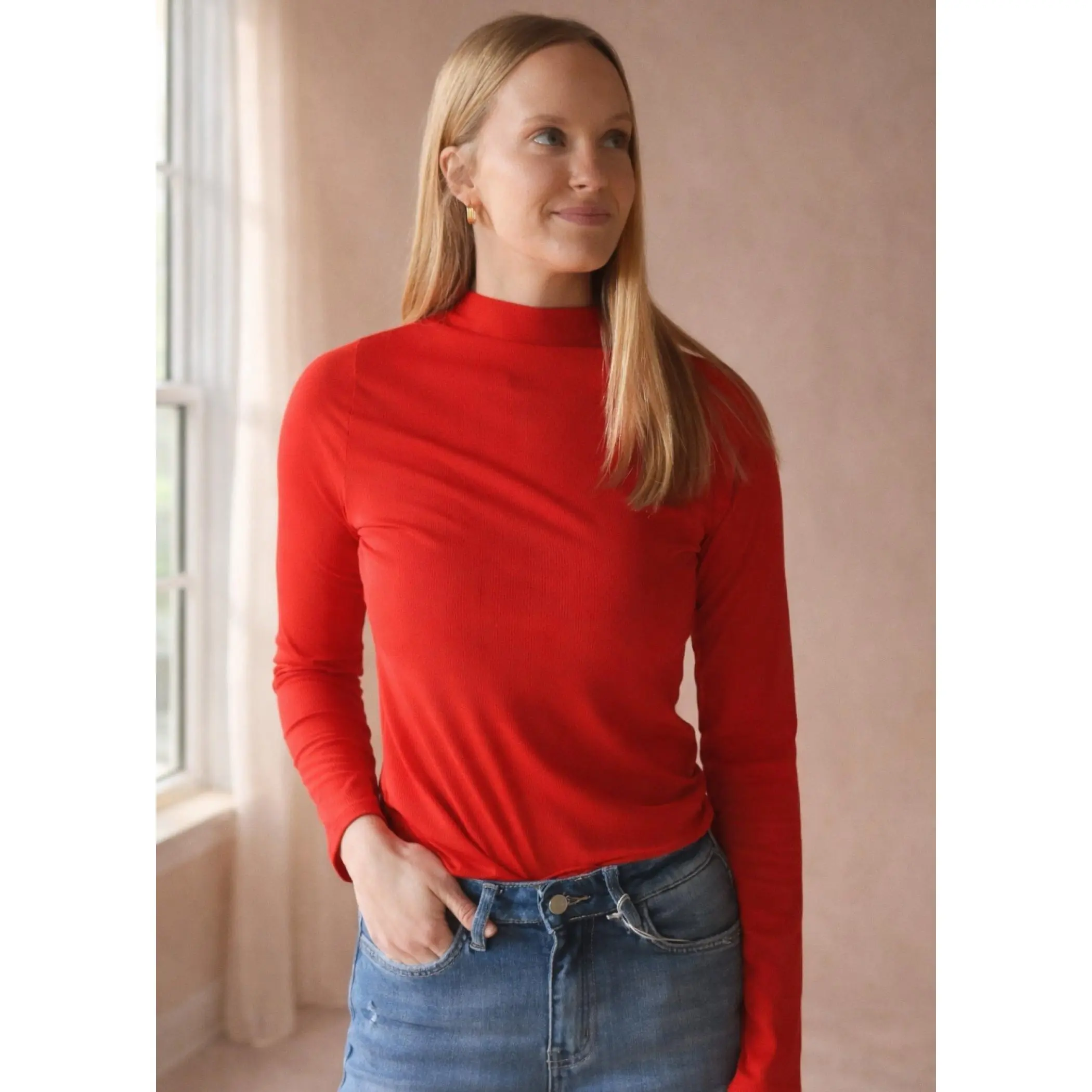 CLEARANE FINAL SALE The Go-To Ribbed Turtleneck in Red