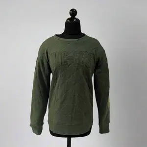 Buc-ee's Quilted Green Sweater Crewneck Pullover