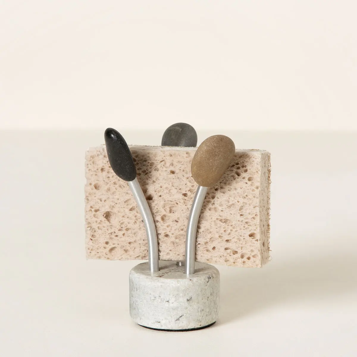 Uncommon Goods Sea Stone Splash Sponge Holder, Aluminium Soap Dish Holder with Pad - Bathroom, Kitchen Organizer, Ideal Gift