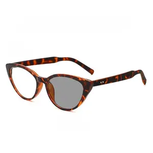 Fashion Cat-Eye Photochromic Myopia Glasses Large Frame Comfortable HD Blue Light Blocking Far Sight Glasses Diopter To -4.0
