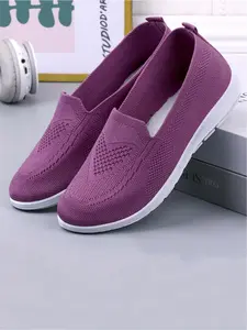 Ladies' casual sports shoes, made of mesh material for comfortable wrapping and lightweight fit, with a simple design of the sole. Available in multiple colors for daily use, ideal for commuting to campus, and a practical gift for girlfriends' birthdays