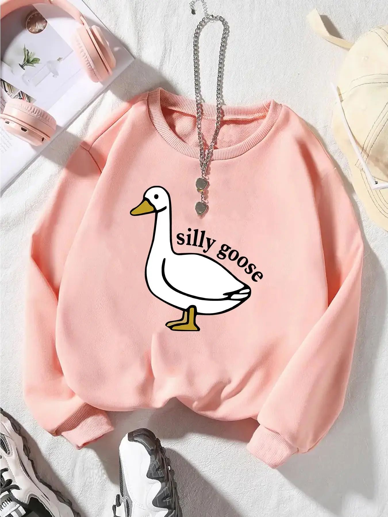 Girl's Cartoon Swan & Letter Print Crew Neck Sweatshirt, Casual Long Sleeve Pullover for Fall & Winter, Kids Clothes for Daily Wear