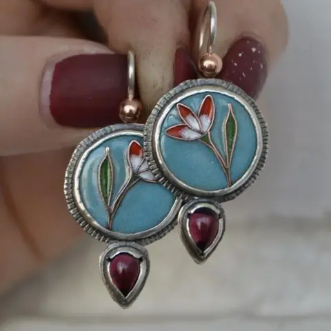 Vintage Lotus Flower Design Earrings, Metal Water Droplet Inlaid Alloy Dangle Earrings for Women, Boho Style Jewelry, Fashion Jewelry for Party, Daily Clothing Decor, Minimalist Earrings