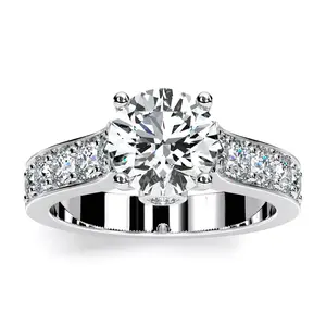 Calluna - Round Moissanite Engagement Ring