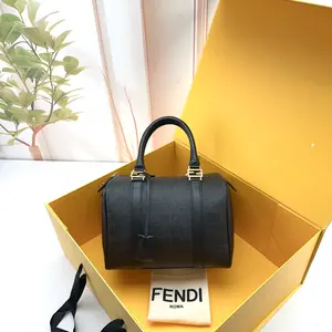 Pre-owned FENDI Leather Shoulder Bags 7.8'' R1729 Shoulder Bag C531184985 0513 T1 Qiqi