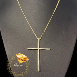 Cadena con cruz endiamantada