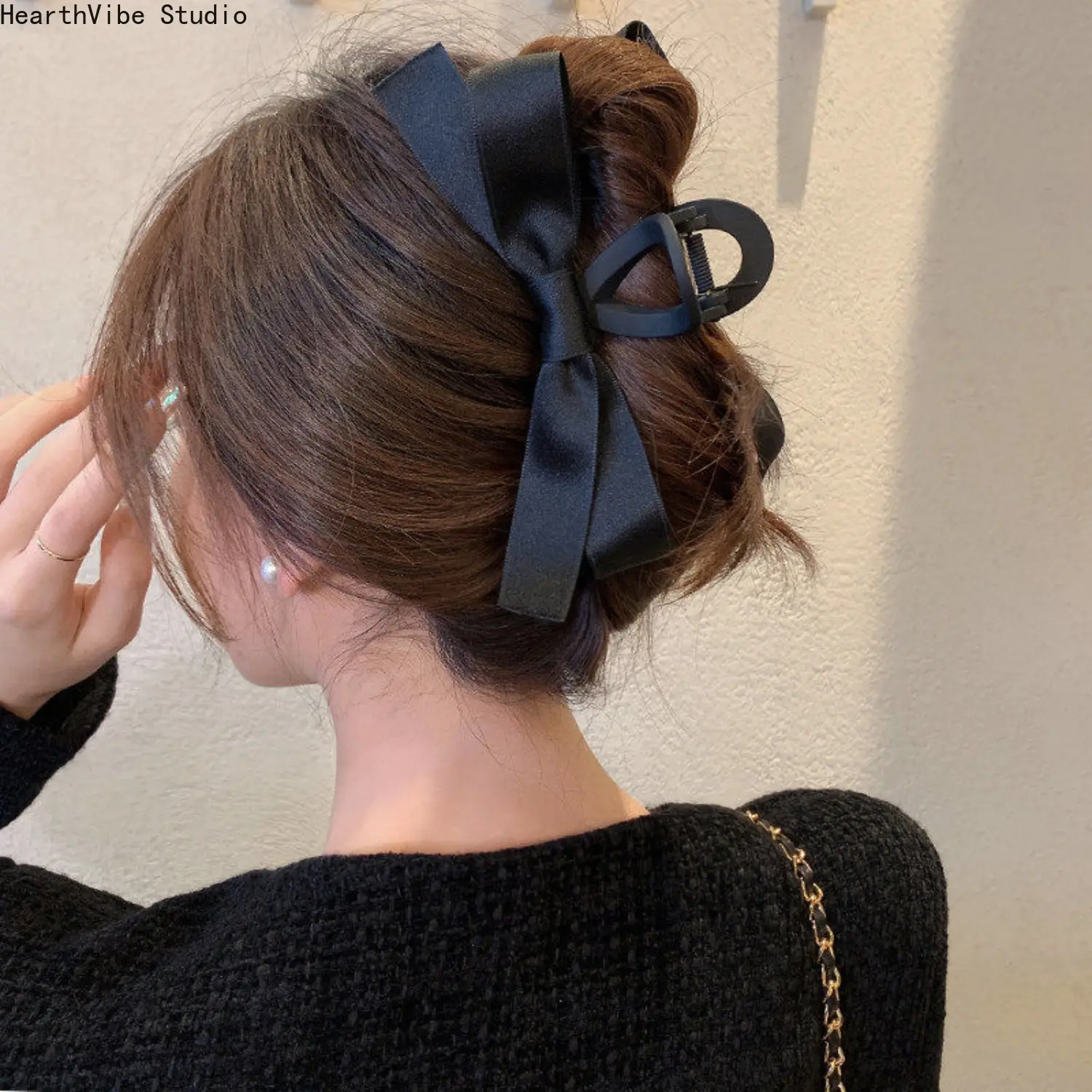 Elegant Bow Hair Claw Clip for Women, Large Solid Color Polyester Ribbon, Casual Synthetic Hair Accessory for Daily Styling