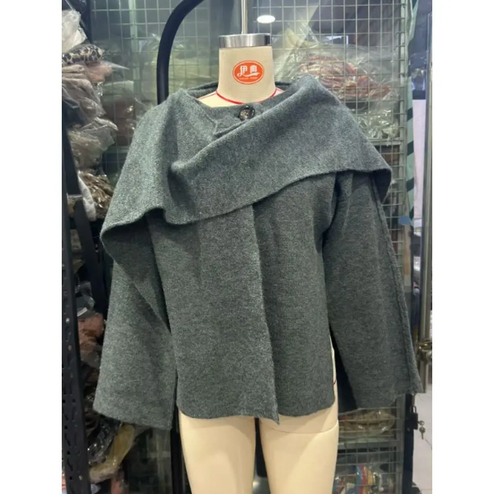 Dark Grey   Cape A  845g