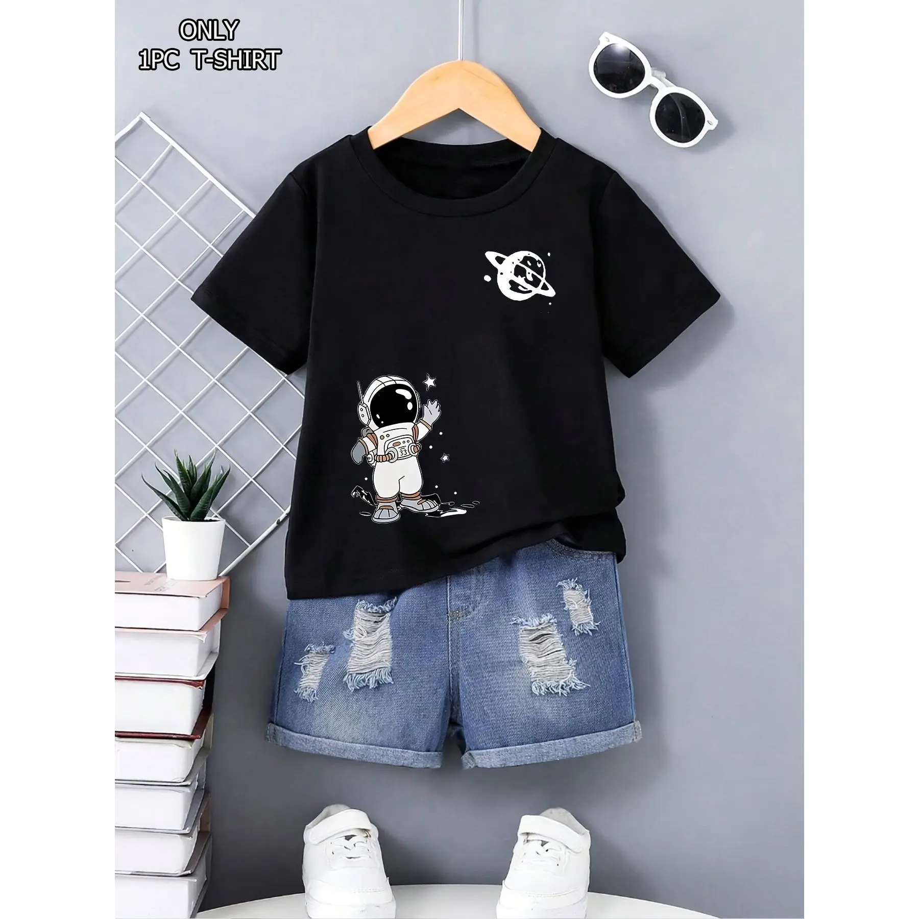 Boys' Comfy Crew Neck Tshirt, Short-Sleeve Athletic Top with Astronaut Graphic, Polyester Stretch Fabric for Outdoor Sports, Comfy Tshirt, Graphic Logo Tee, Elastane, Polyester Blend, Astronaut Motif, Comfy Quality Shirt, Outdoor Activity Fit only tshirt