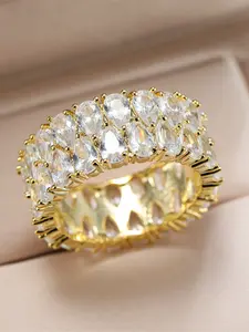 A double-row stone ring made of synthetic white zirconia is fashionable, elegant and retro, suitable for women to wear during travel, wedding parties, Artificial Zircon Ring