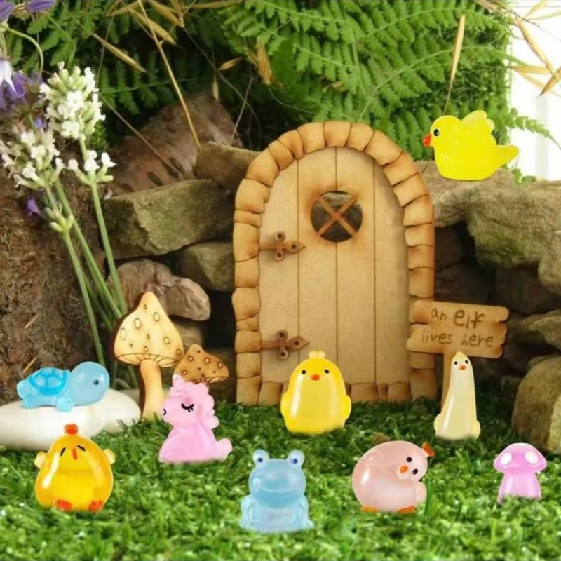 100-Piece Random Glow-in-the-Dark Animal Resin Figurine Surprise Bag - Fairy Mini Figurines, Resin Statue Collectibles, Animal Decor for DIY Lovers, Dollhouse Projects, Room Ornaments