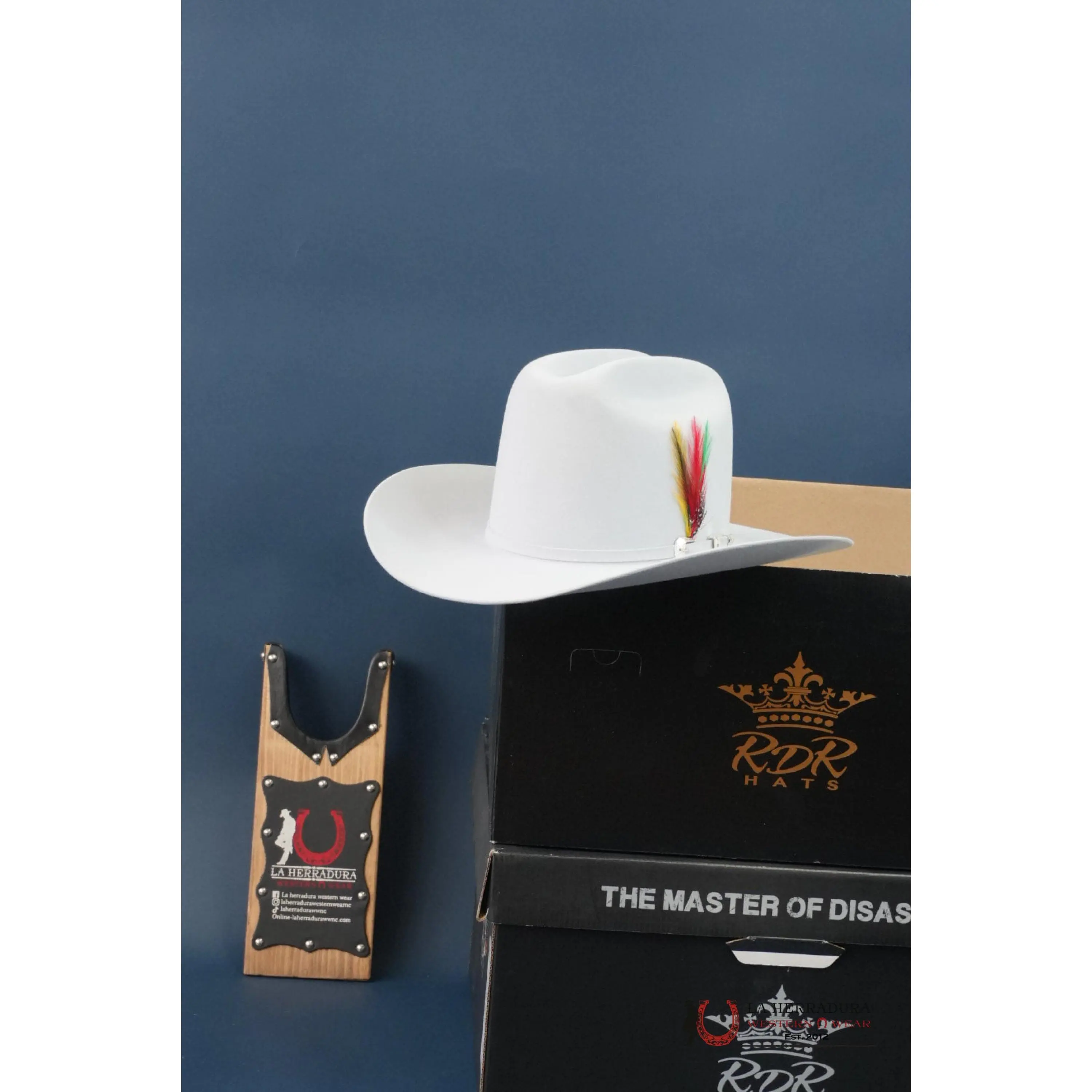 Unisex Silver Grey Western Copa Alta Cowboy Hat - 6X Quality Felt, Vaulted High Crown, 4-in Round Brim, Plain, Preferred Fit, Dress Up Hat, Quality Combined with Style, Versatile Accessory