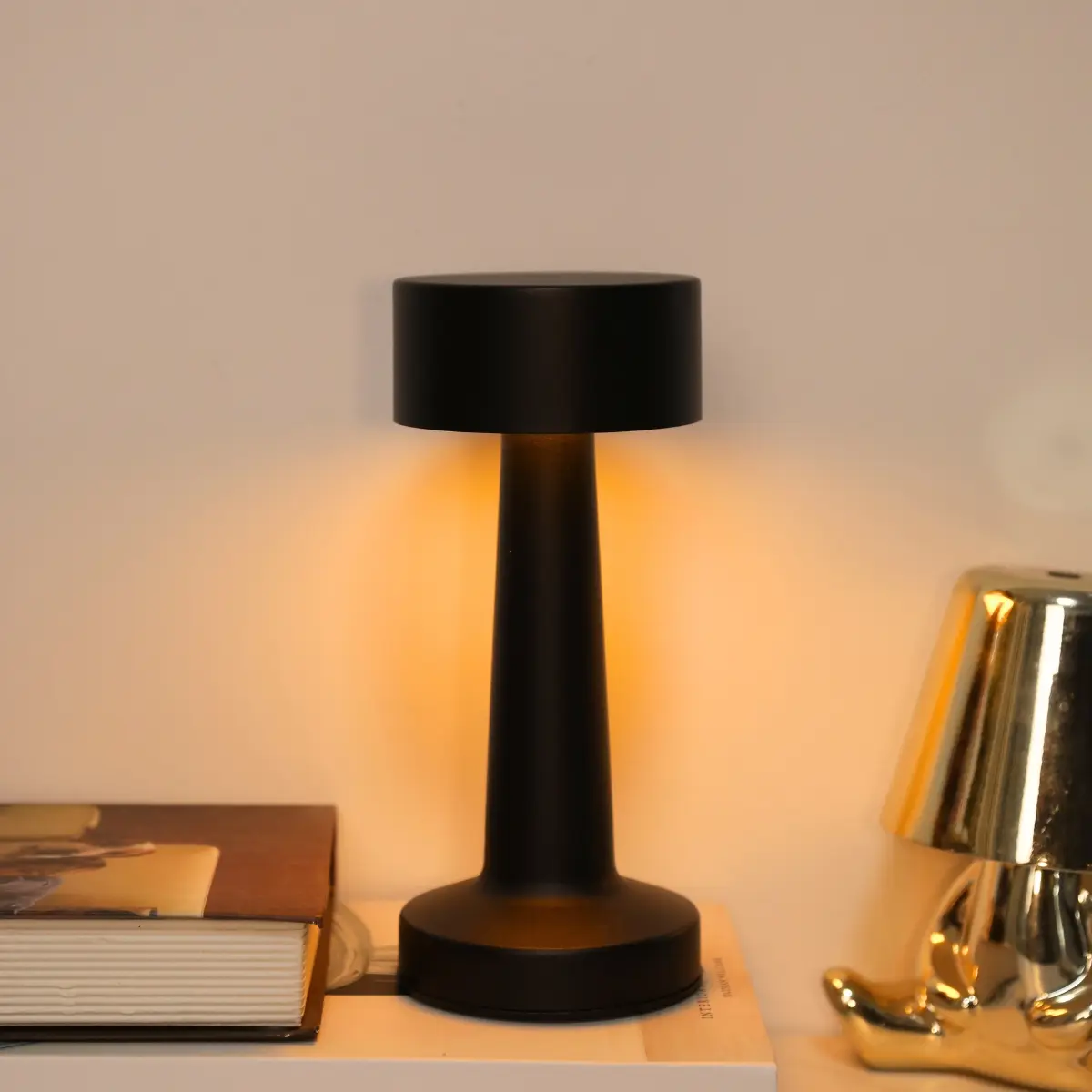 Modern Metal Desk Lamp with USB Rechargeable LED, Adjustable 3 Color Lighting, Ideal for Bar, Living Room, Study Area, Bedroom, Dormitory, Nightstand Lamp
