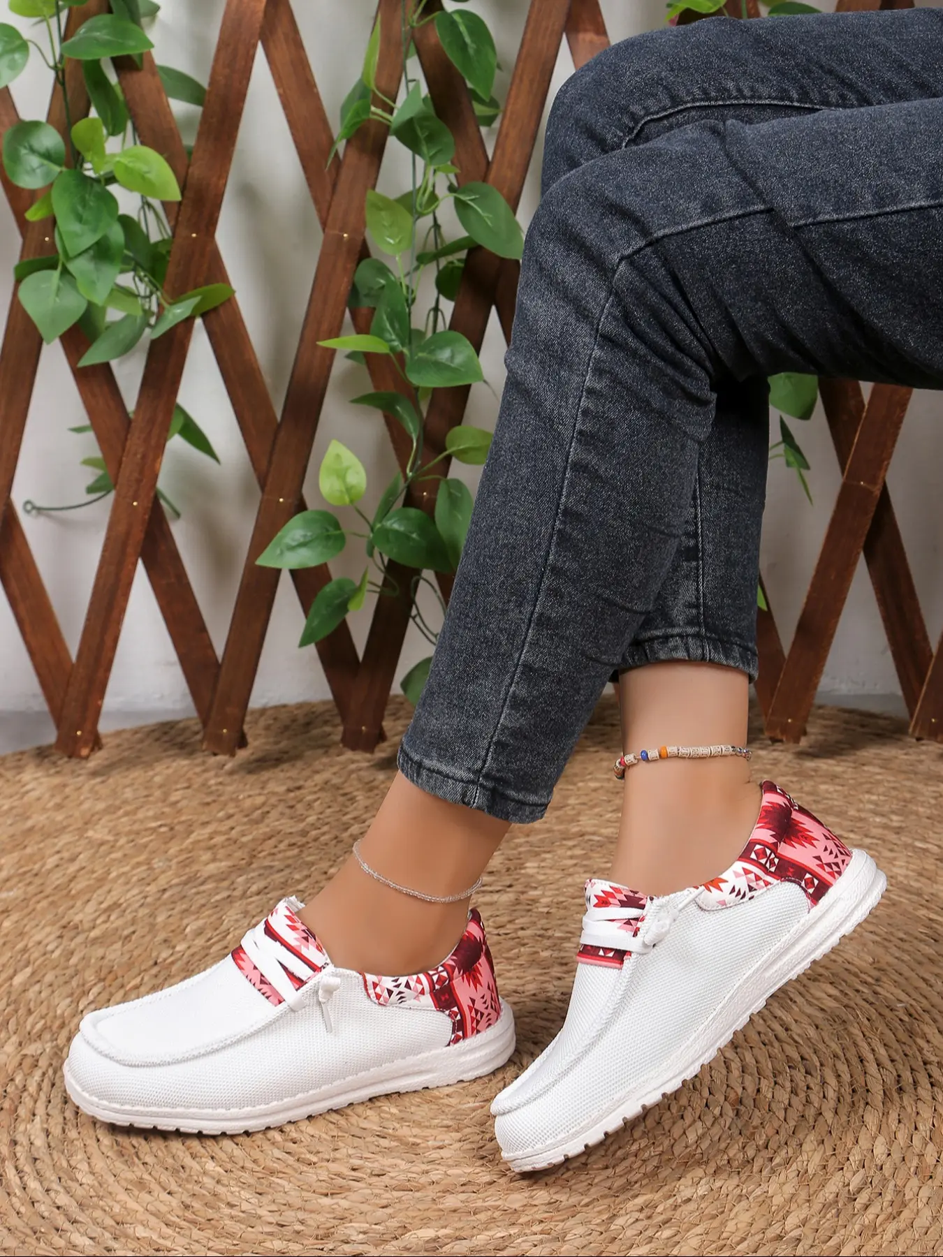 Fashionable Women's Ethnic Pattern Slip-On Lazy Shoes Flat Sneakers, Comfortable Round Toe Casual Shoes for Everyday Wear, Lightweight Fall Sports & Versatile Design
