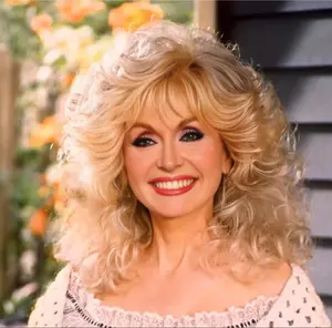 Blond Mid-Length Synthetic Out Layer Cut Fluffy Wavy Synthetic Hair Women Wigs Natural Fashion Wig  Bangs Wig for daily use Platinum Blonde Wigs Hair Replacement Wigs