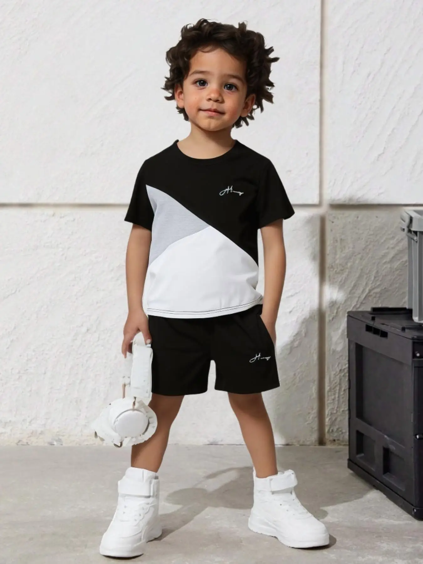Two-piece Set Toddler Boy's Colorblock Print Short Sleeve Tee & Shorts, Casual Round Neck T-shirt & Shorts for Summer, Kids Clothes for Daily Wear, Co