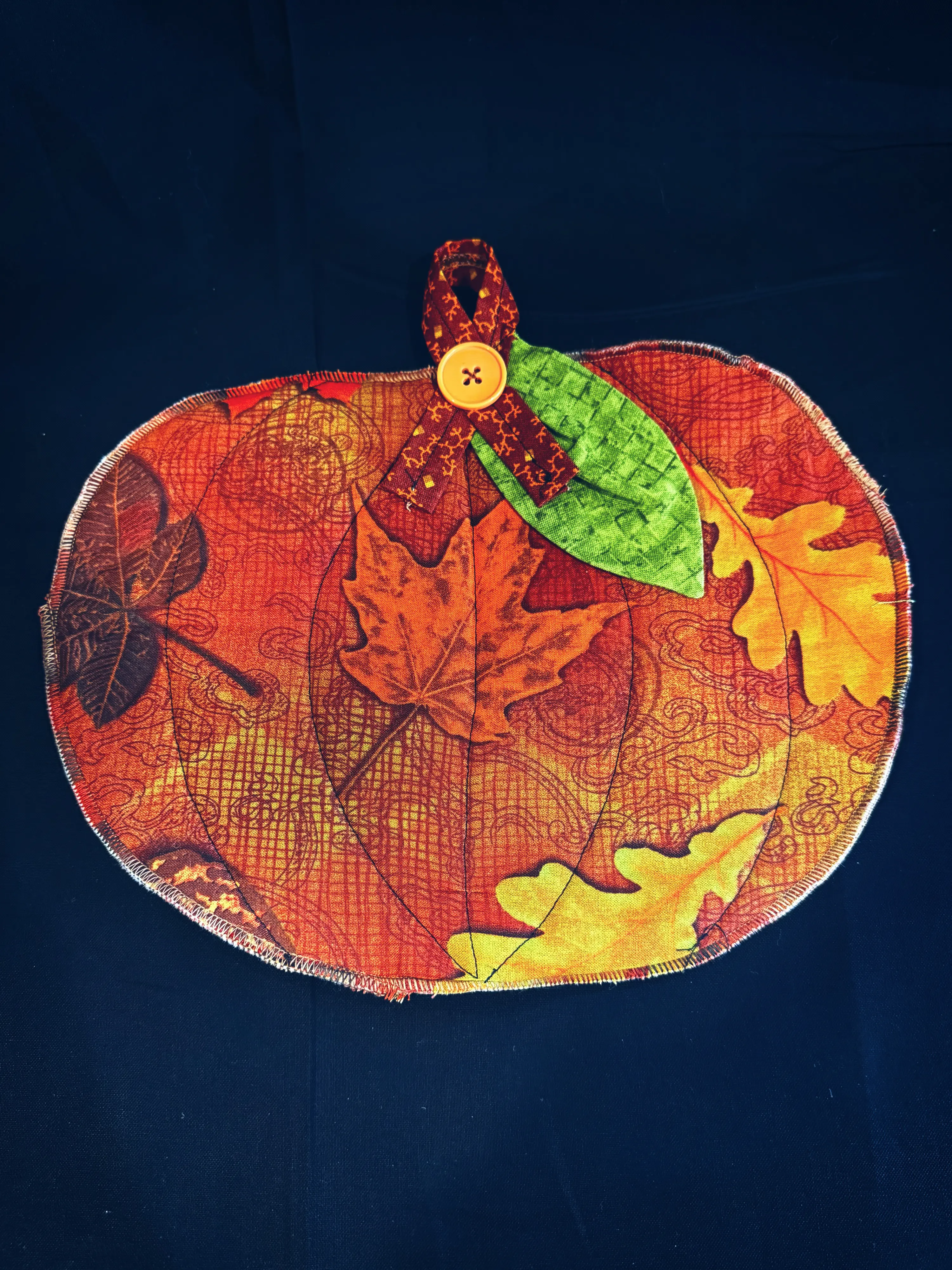 Large Leaf Print Pumpkin-Shaped Pot Holder