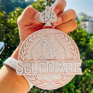 M2-2029 Spade Totem Full Pavé Large Round Hip Hop Accessory Sparkling Design for Hip Hop Enthusiasts Rhinestone Decorated Bling Fashionable Charms Jewelry Gifts