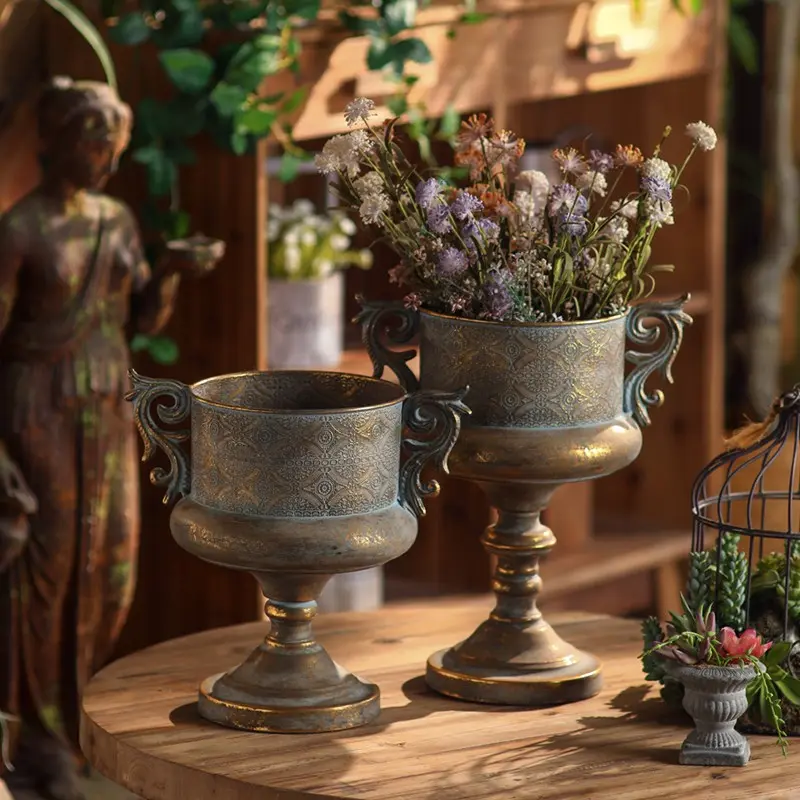 Vintage Rustic Iron Garden Flower Pot, Home Decor Planter, Outdoor Metal Vase, Metal Planters For Outdoors, Elegant Gardening Accessory, Model Tlm-25197-25198, Elegant Design, Metal Flower Pots