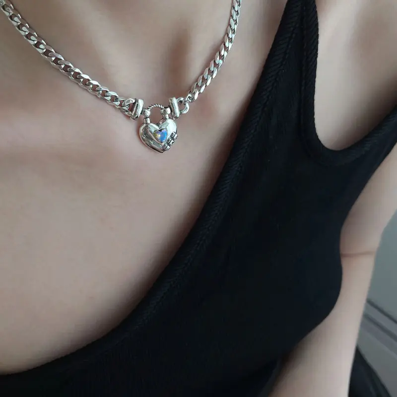 Heart Pendant Necklace for Women, Silver Chunky Chain Necklace, Crystal Heart Charm Necklace, Y2K Aesthetic Jewelry, Trendy Everyday Fashion Gift