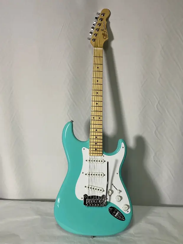 G&L Legacy USA electric guitar "Strat"
