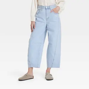 Women's High-Rise Curved Leg Ankle Jeans - Universal Thread